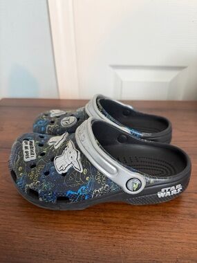 Crocs Kids' Star Wars The Child (Grogu) Clog - Black/Gray J2